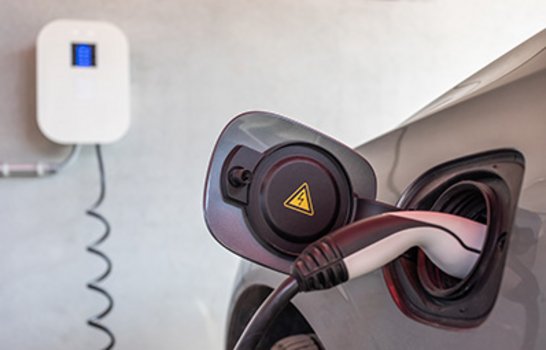 E-Mobilität_Mobilstrom_Sidelink_iStock-1329766148